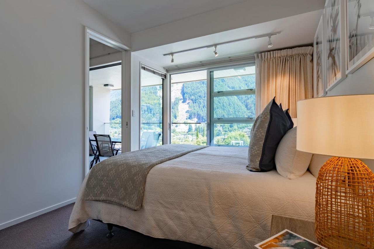 Stylish Haven Luxury Interiors In Prime Location Apartment Queenstown Exterior photo