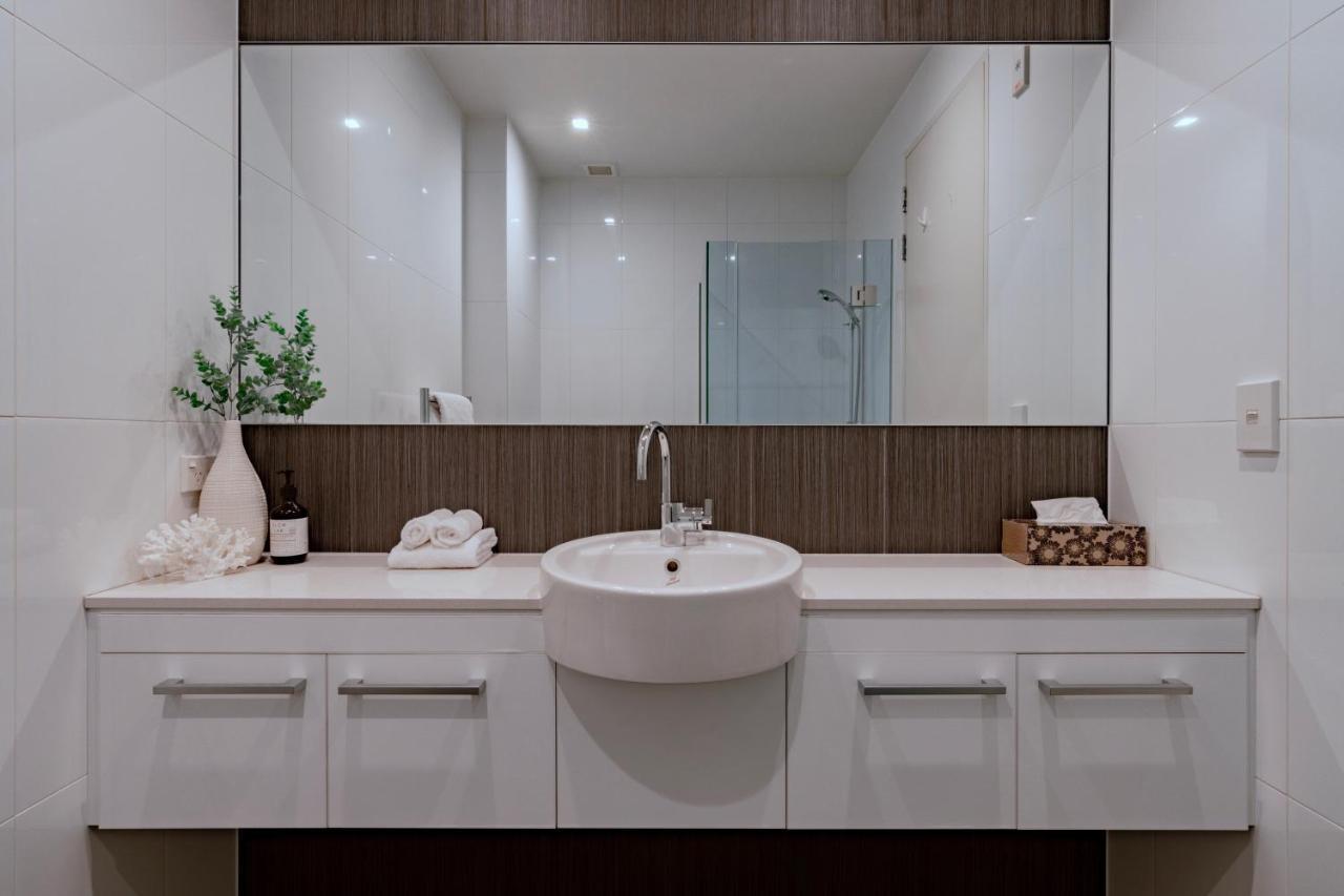 Stylish Haven Luxury Interiors In Prime Location Apartment Queenstown Exterior photo
