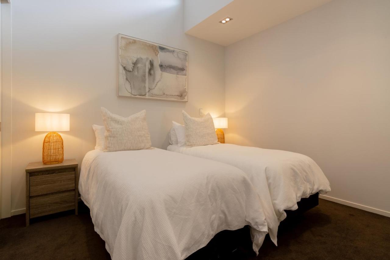 Stylish Haven Luxury Interiors In Prime Location Apartment Queenstown Exterior photo