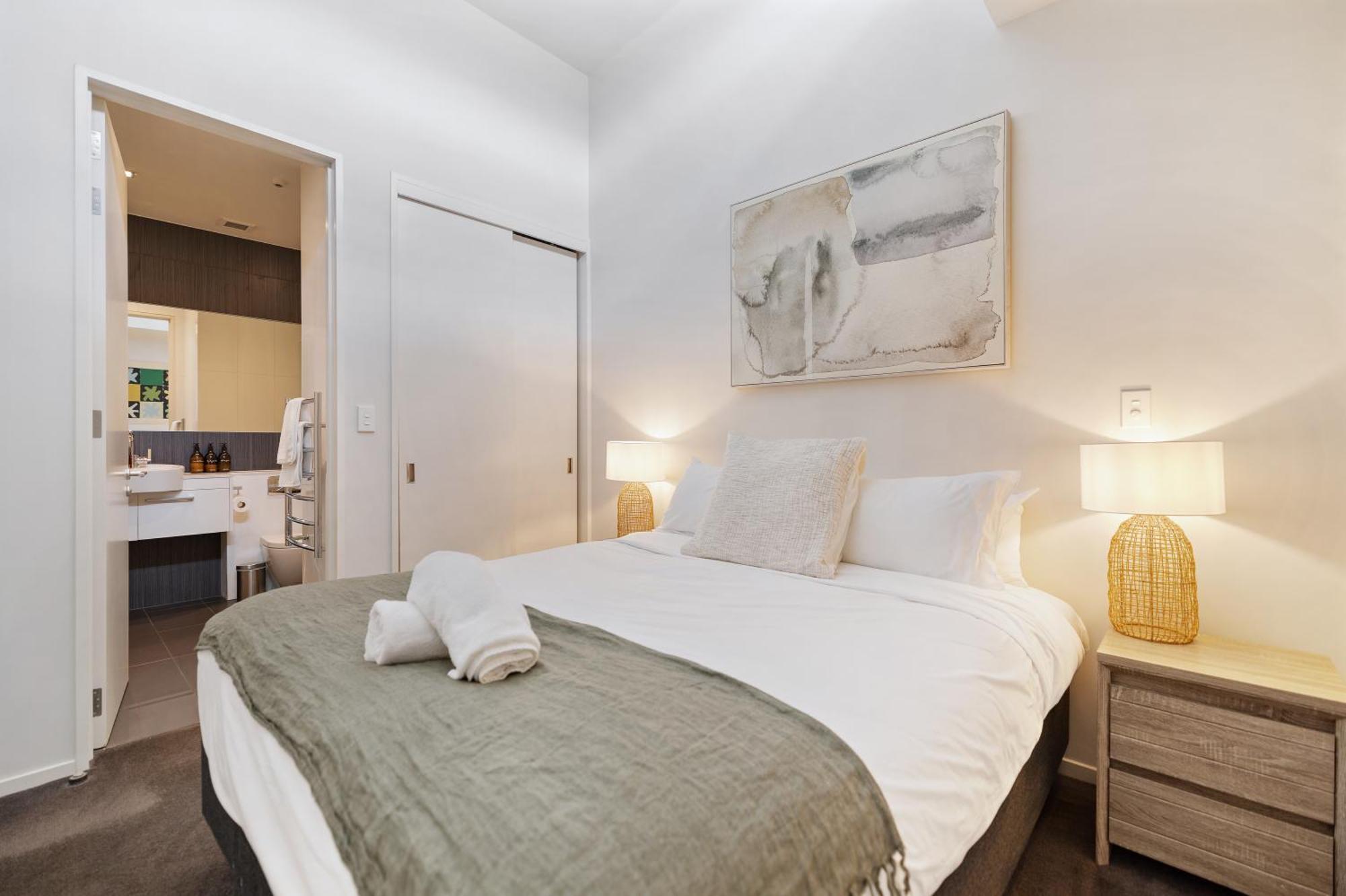 Stylish Haven Luxury Interiors In Prime Location Apartment Queenstown Exterior photo